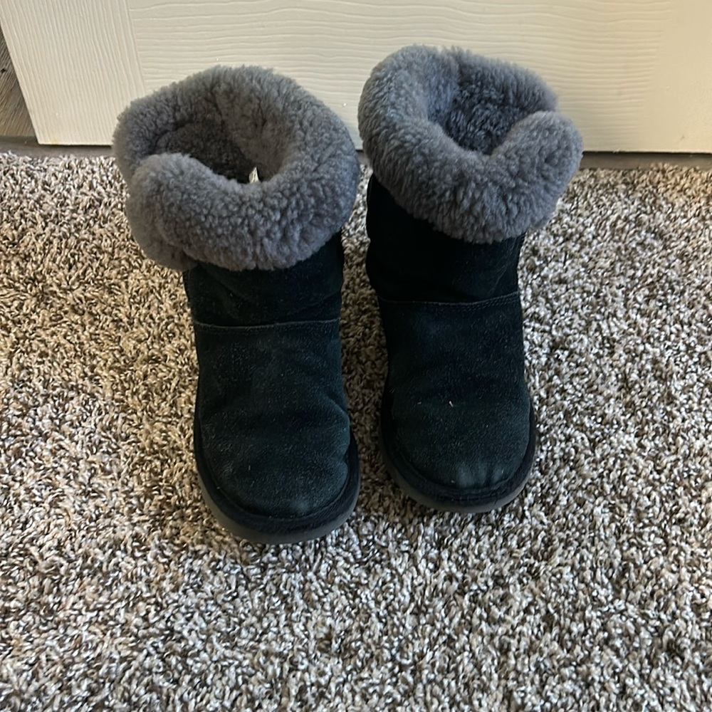 Girls uggs